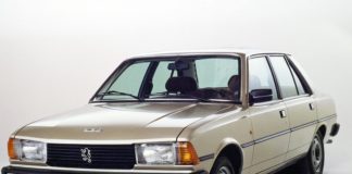 PEUGEOT 305 - Un lion sans les crocs ?