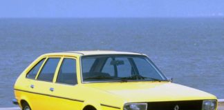 RENAULT 20 - « Super R16 ».
