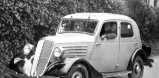 RENAULT CELTAQUATRE - Losange contre Chevrons.