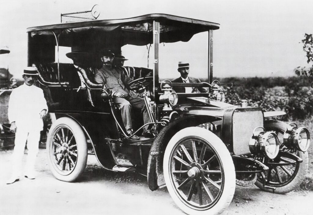 DARRACQ - Pionnier et étoile filante de l'automobile française.