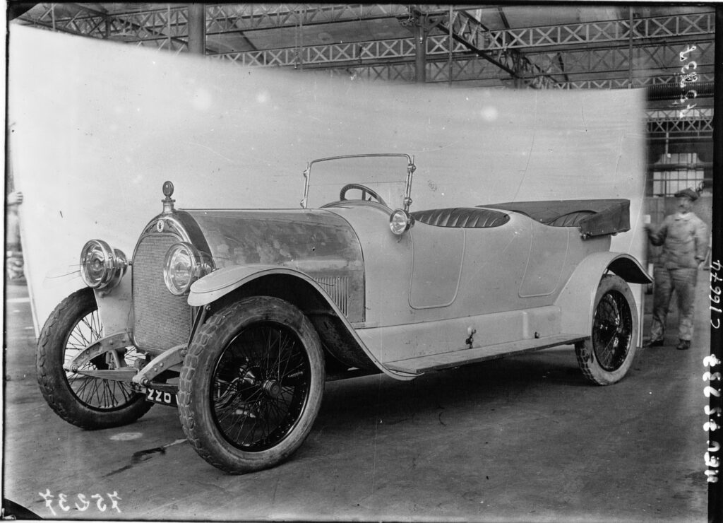 DARRACQ - Pionnier et étoile filante de l'automobile française.
