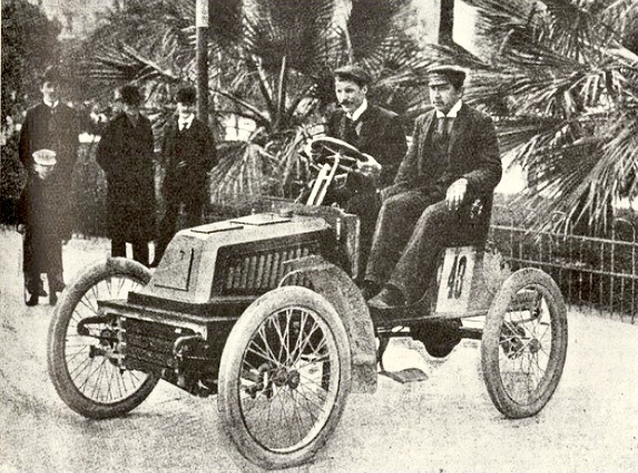 DARRACQ - Pionnier et étoile filante de l'automobile française.