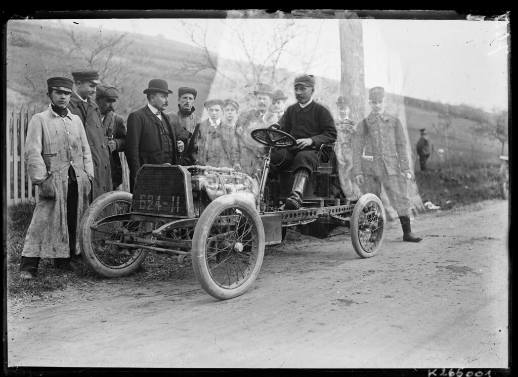 DARRACQ - Pionnier et étoile filante de l'automobile française.
