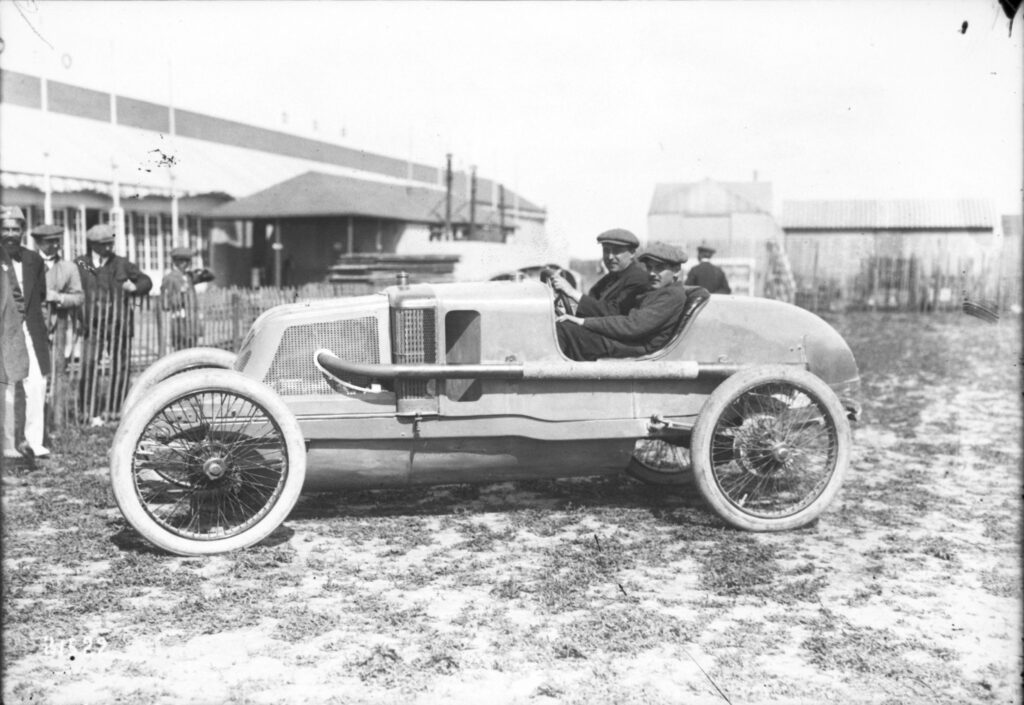 THEO SCHNEIDER, constructeur d'avant-guerre