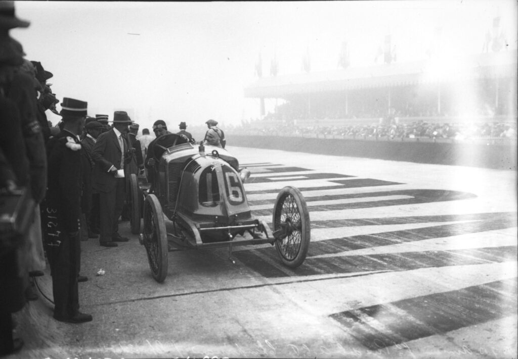 THEO SCHNEIDER, constructeur d'avant-guerre