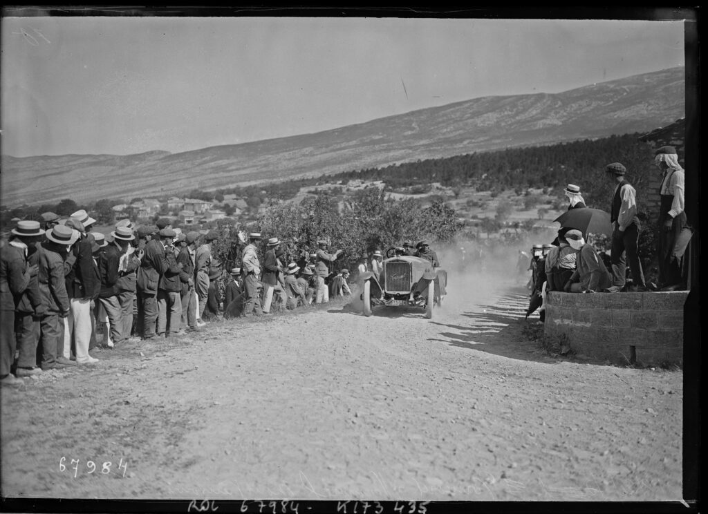 VERMOREL – De l'agriculture à l'automobile.